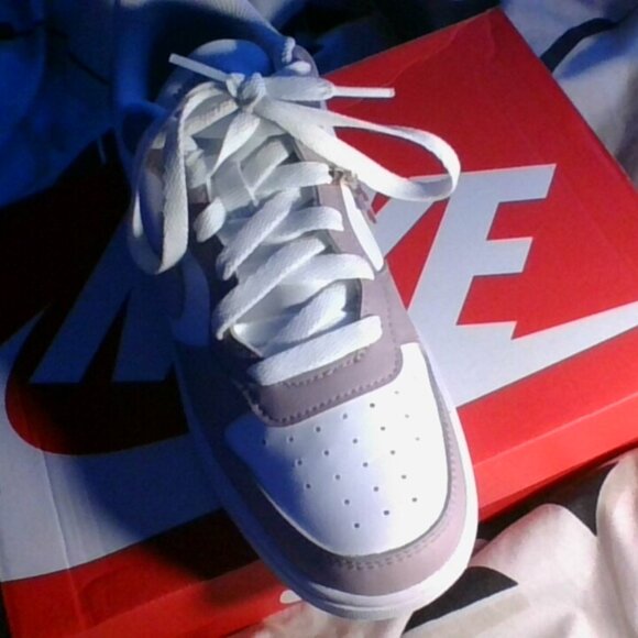 Nike - Picture 5 of 6